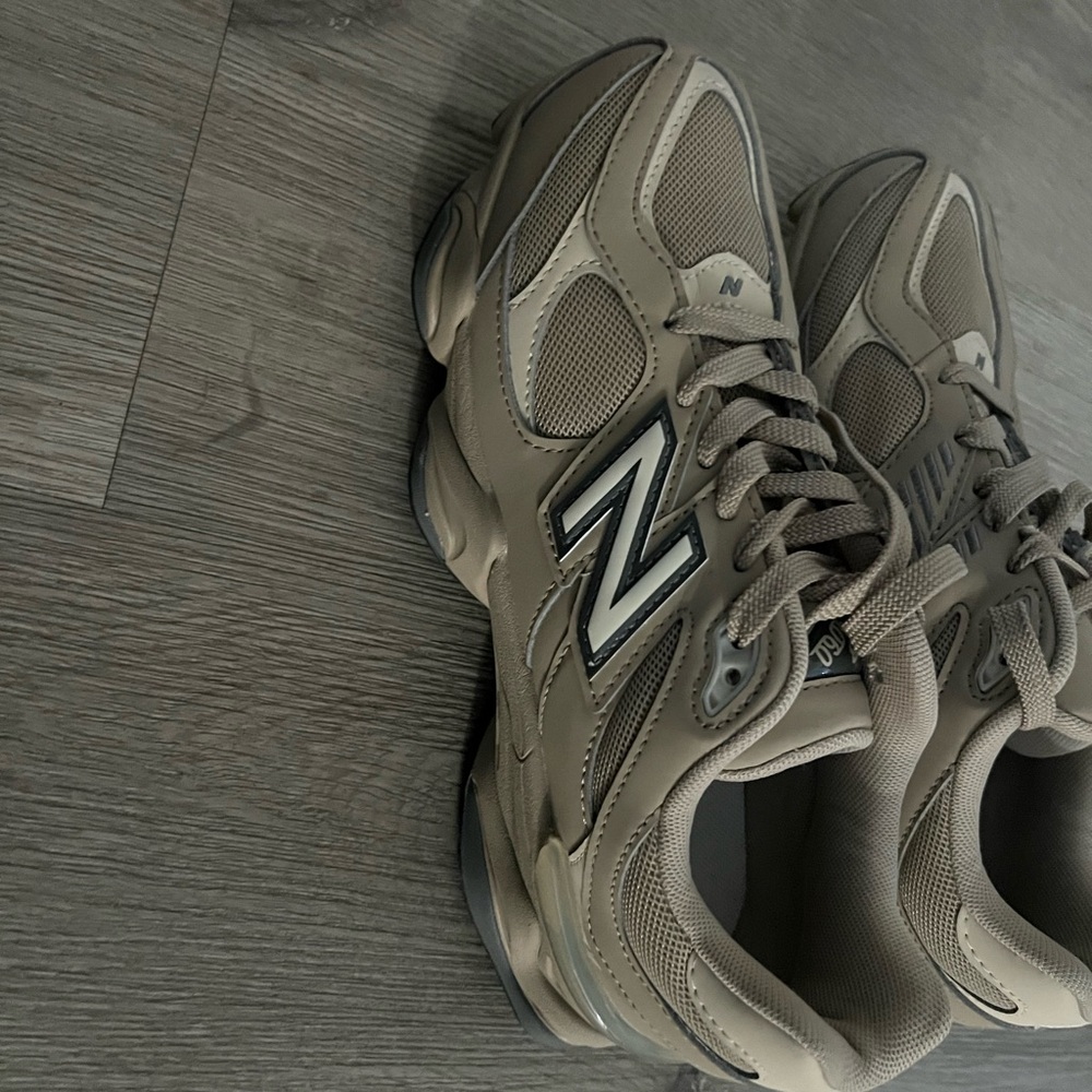 New Balance Men's Gray Athletic Shoes